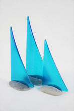 Load image into Gallery viewer, Turquoise fused glass pebble yacht boat